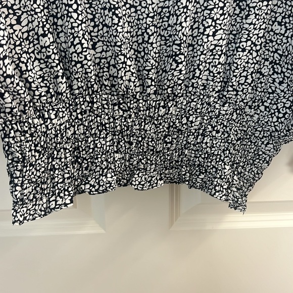 Vince Camuto top - Picture 4 of 4